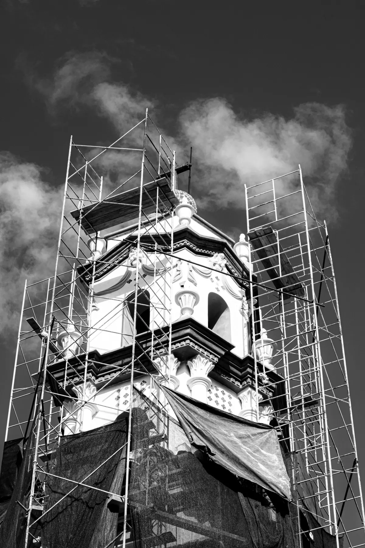 Sistemas de andamio para restauración de fachadas históricas